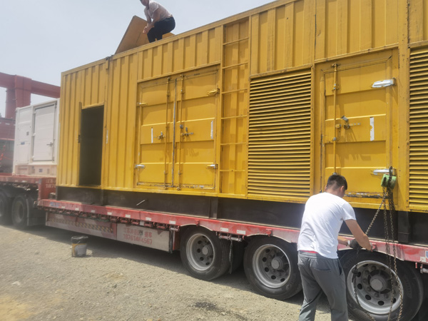 运河除了负载情况和发动机维护，还有哪些因素会影响 200kw 柴油发电机的油耗？