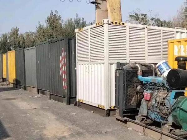 运河200KW柴油发电机机组每小时油耗是多少？