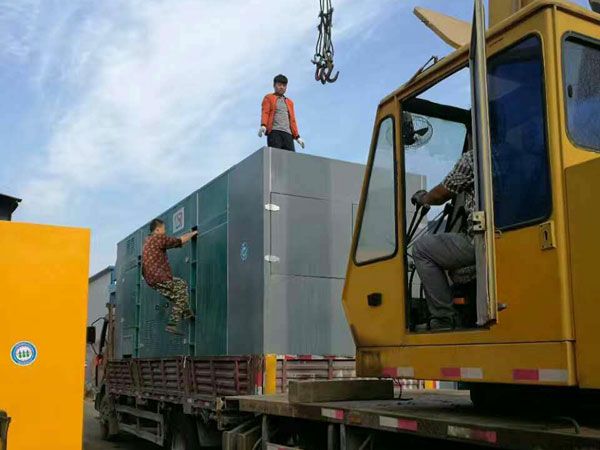 运河更换水冷式机油散热器密封件的操作流程是怎样的？